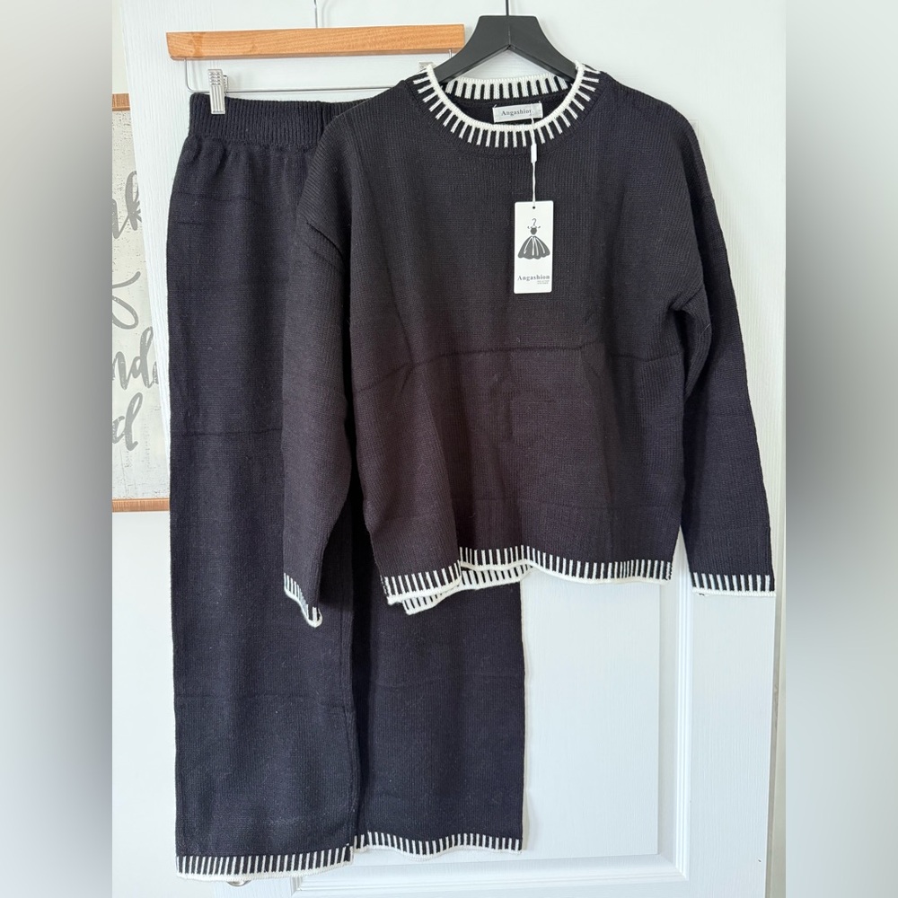 NWT - Black and white Amazon Matching Knit Set